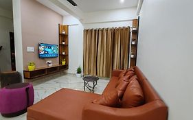 Eve Service Apartment